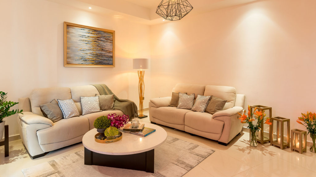 Furniture ideas that keep your apartment spacious